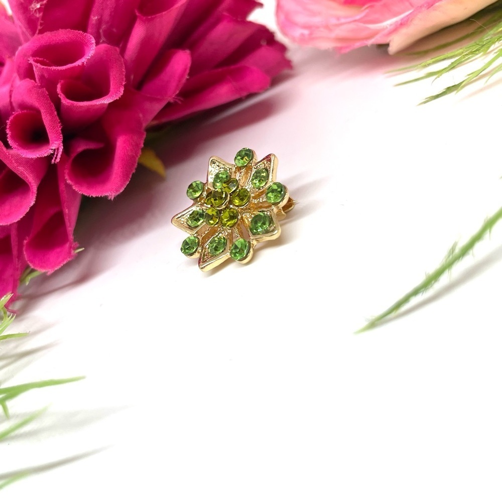NEW⚜️Green Crystal Cluster Embellished Brooch - Picture 3 of 5